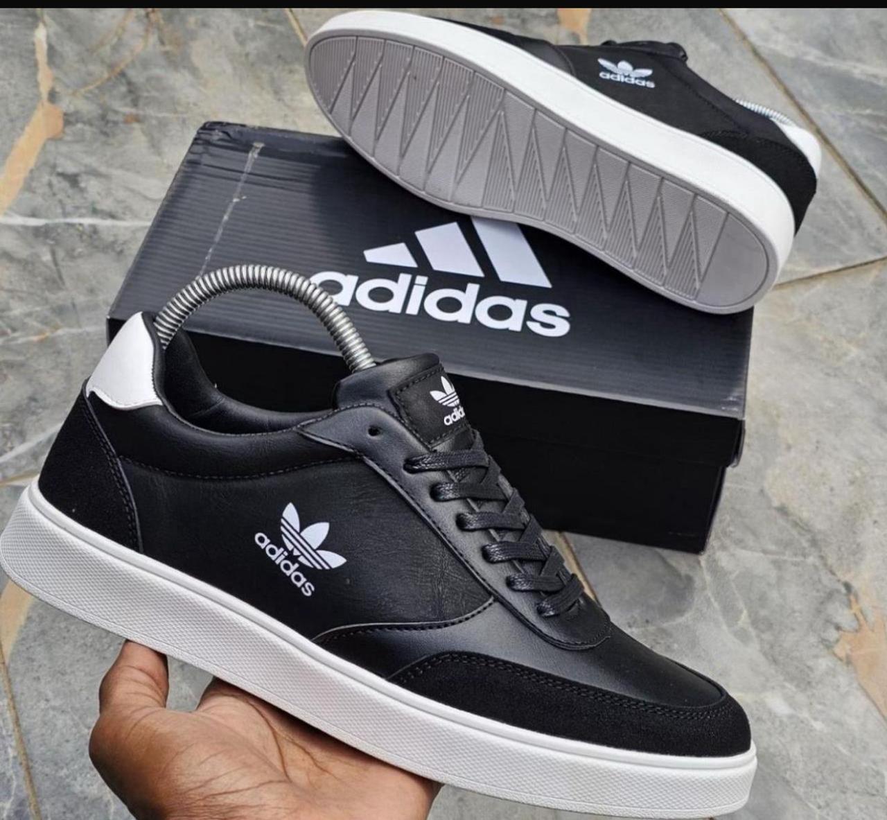 Adidas casual